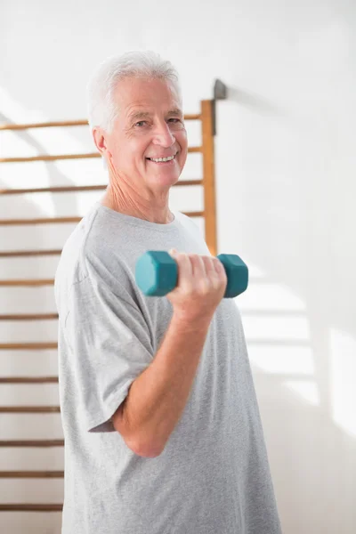 Formación de hombres mayores —  Fotos de Stock