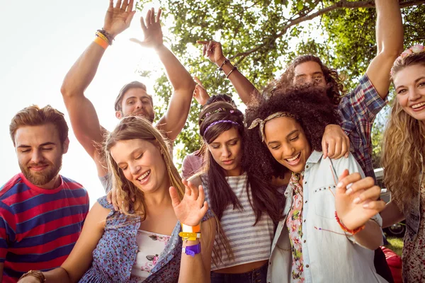 Happy hipsters dancing to the music — Stock Photo, Image