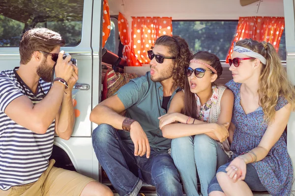 Hipster friends taking a photo — Stock Photo, Image