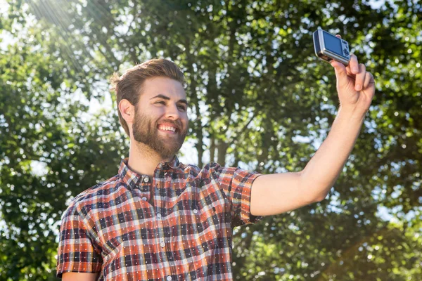 Vacker hipster med selfie — Stockfoto