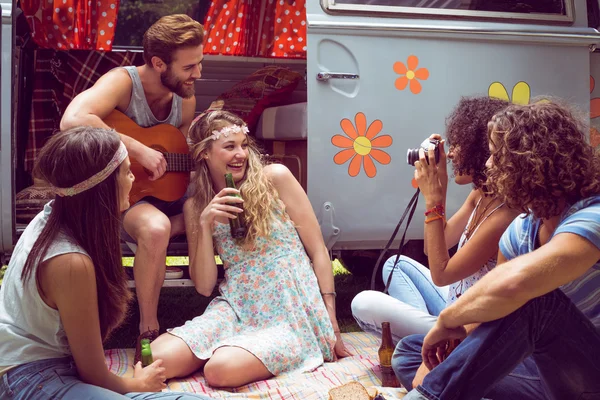 Friends by camper van at festival — Stock Photo, Image