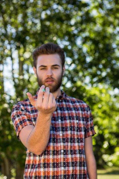 Hipster een elektronische sigaret roken — Stockfoto