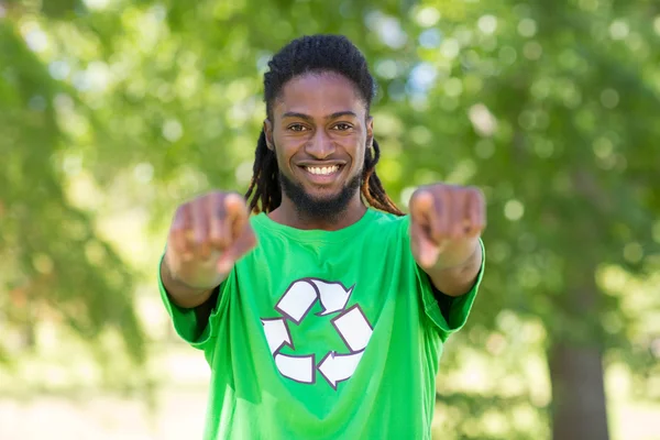 Happy environmental activist in the park — Stock Photo, Image