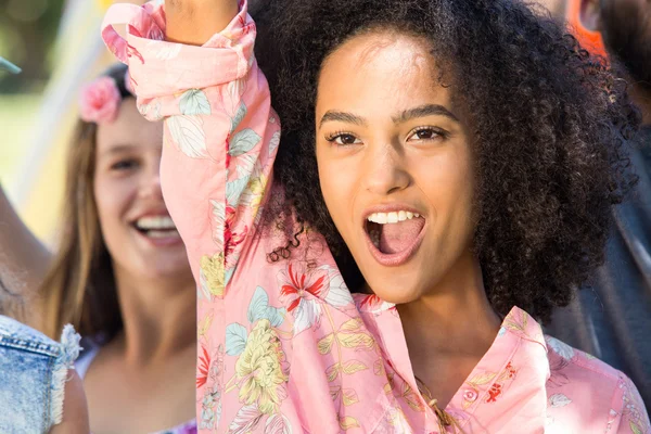 Musikfans beim Festival begeistert — Stockfoto