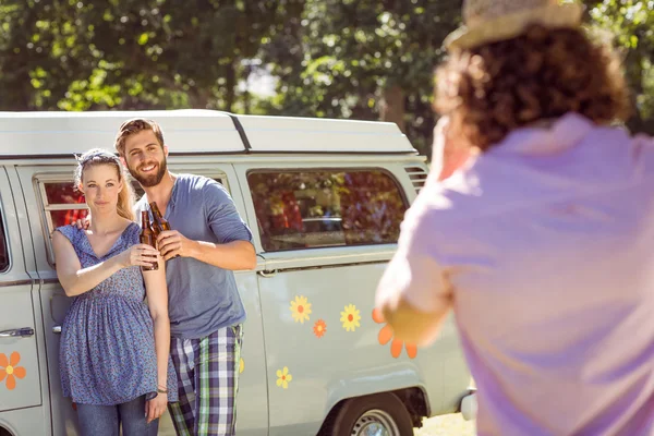 Hipster friends posing and drinking — Stock Photo, Image