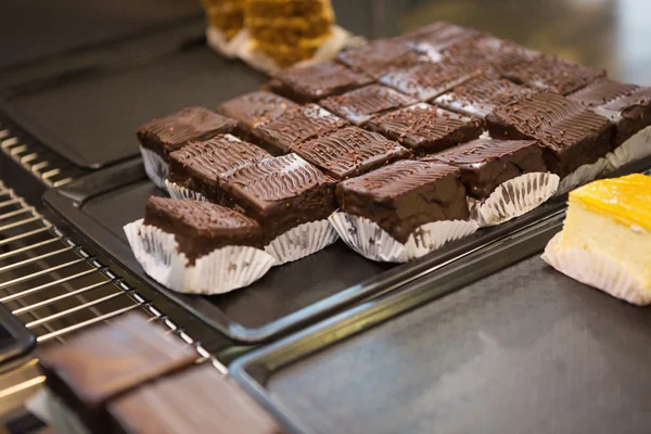 Fresh and delicious slices of brownies — Stock Photo, Image