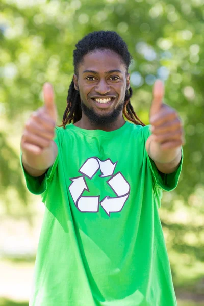 Happy environmental activist in the park — Stock Photo, Image