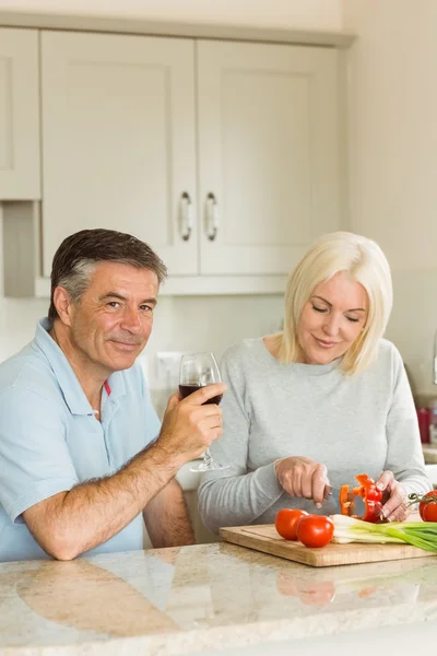 Mature couple having red wine — Stock Photo, Image