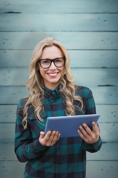 Pretty blonde with tablet — Stock Photo, Image