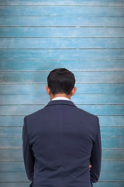 Hombre de negocios asiático con los brazos cruzados — Foto de Stock