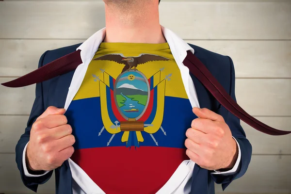 Üzletember nyitó inget, hogy felfedje ecuador zászló — Stock Fotó