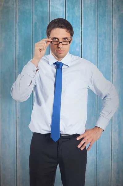 Denken zakenman kantelbare bril — Stockfoto