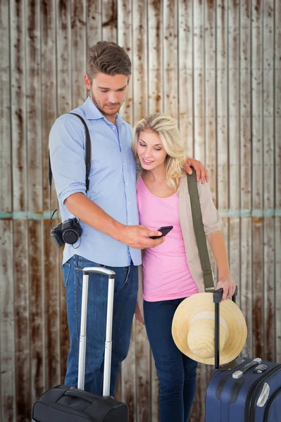 Casal pronto para ir de férias — Fotografia de Stock