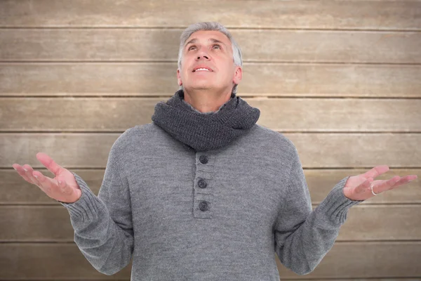 Hombre casual con ropa de abrigo — Foto de Stock