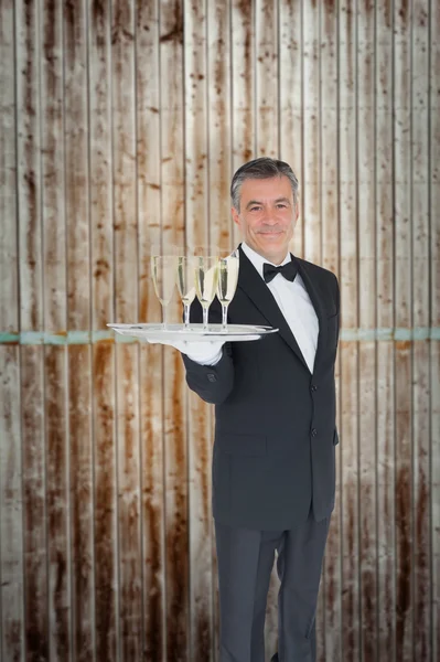 Bandeja de ofrenda camarero con vasos —  Fotos de Stock