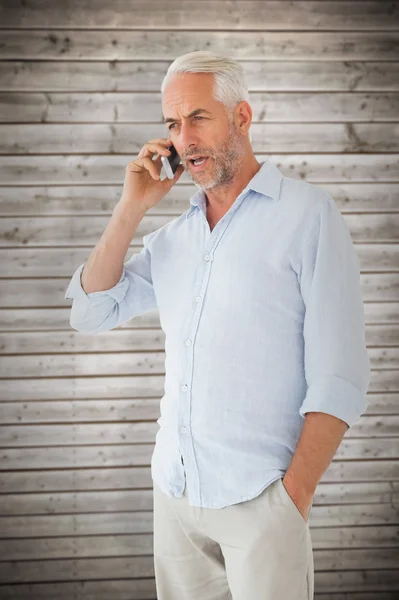 Muž mluví po telefonu — Stock fotografie