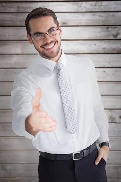 Uomo d'affari con occhiali che offrono le mani — Foto Stock