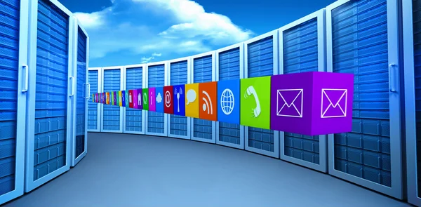 Aplicativos contra portas de servidor e céu azul brilhante — Fotografia de Stock