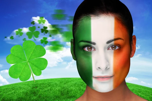 Morena em irlandês pintura facial — Fotografia de Stock