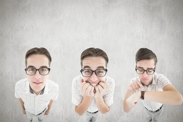 Bild eines Nerds, der die Zeit kontrolliert — Stockfoto