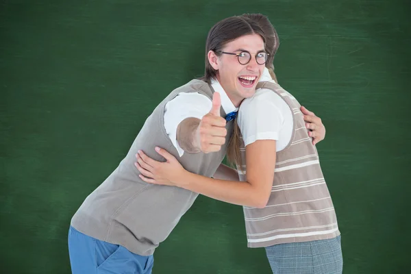 Geeky hipster casal abraço — Fotografia de Stock