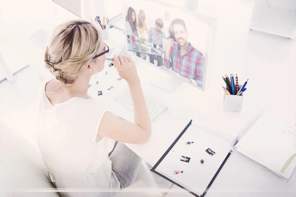 Immagine composita di editor fotografico femminile — Foto Stock