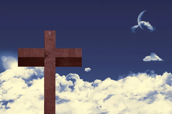 Cross against sky — Stock Photo, Image