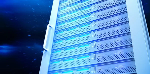 Zusammengesetztes Bild des Serverturms — Stockfoto