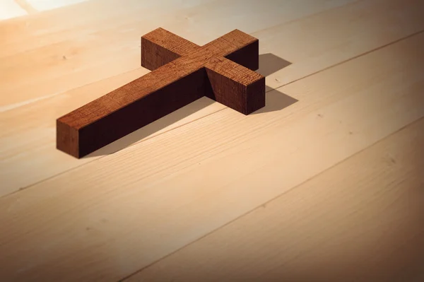 Imagen compuesta de cruz de madera —  Fotos de Stock