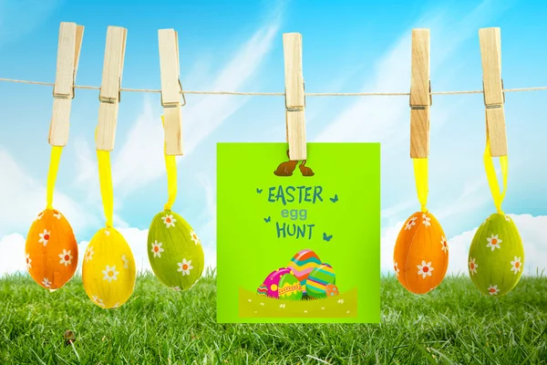 Easter egg hunt grafik mot fältet — Stockfoto