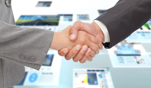 Apretón de manos entre dos empresarios — Foto de Stock