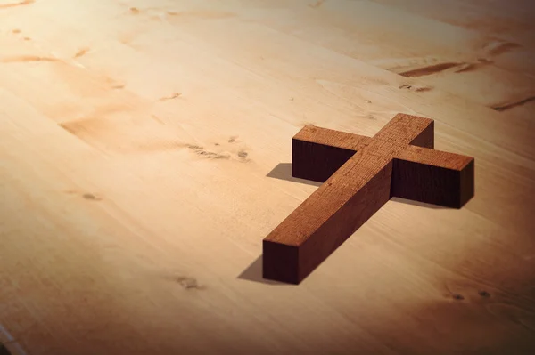 Imagem composta de cruz de madeira — Fotografia de Stock