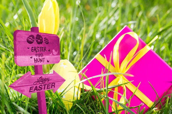 Composite image of easter egg hunt sign — Stock Photo, Image