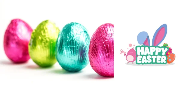 Happy easter afbeelding tegen vier paaseieren — Stockfoto