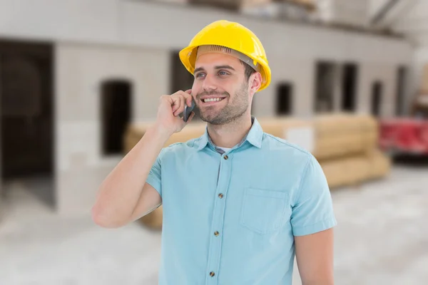 Architect gesprek op mobiele telefoon — Stockfoto