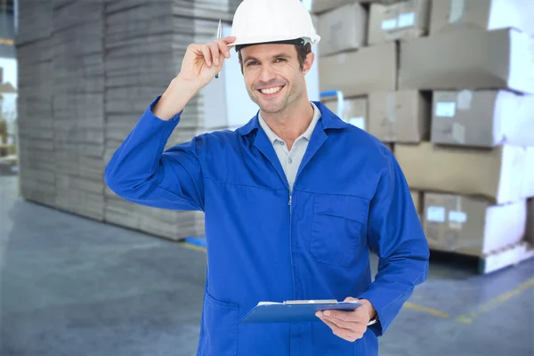 Happy handledare bär hjälm — Stockfoto