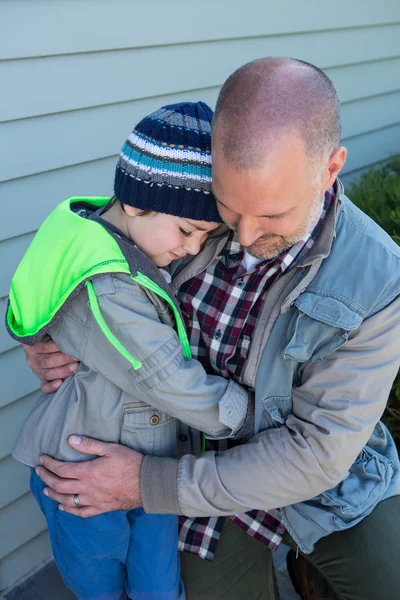 Father and son hugging — Stock Photo, Image