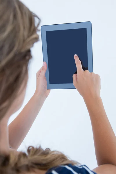 Vrouw met tablet pc — Stockfoto