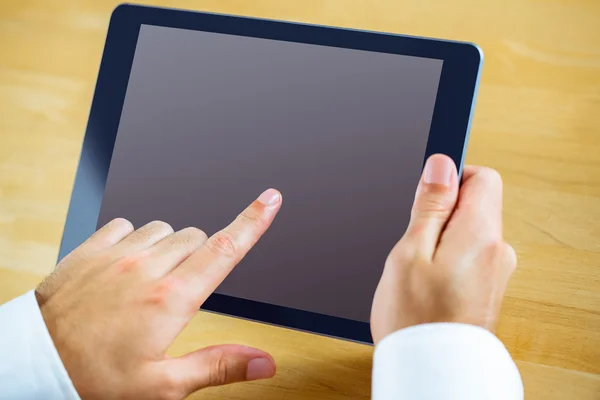Man using a tablet pc — Stock Photo, Image