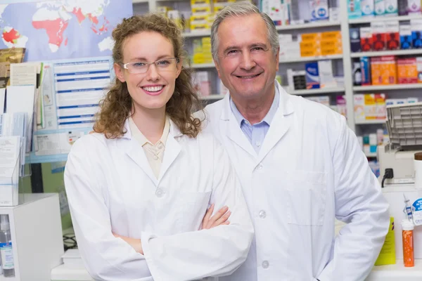 Team of pharmacist standing with arms crossed — Stock Photo, Image