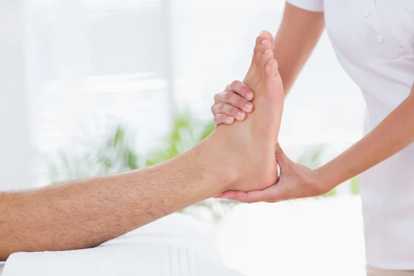 Man having foot massage — Stock Photo, Image