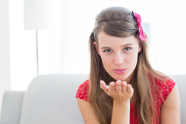 Smiling hipster looking at camera — Stock Photo, Image