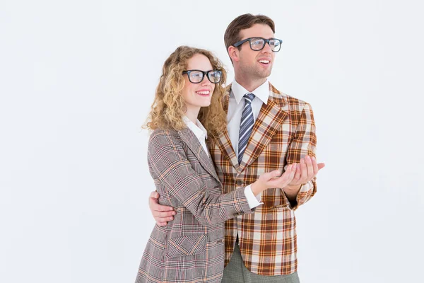 Couple hipster tenant leurs mains — Photo