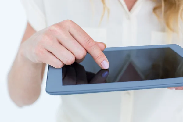 Vrouw met tablet pc — Stockfoto