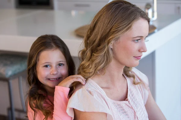 Focus mother with daughter behind — Stock Photo, Image