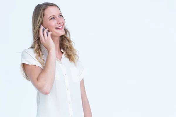 Frau telefoniert mit ihrem Smartphone — Stockfoto