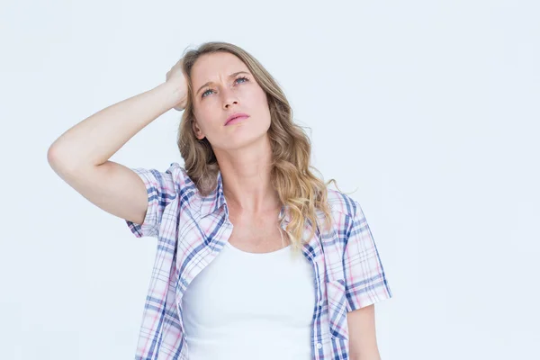 Nachdenklicher hübscher Hipster — Stockfoto