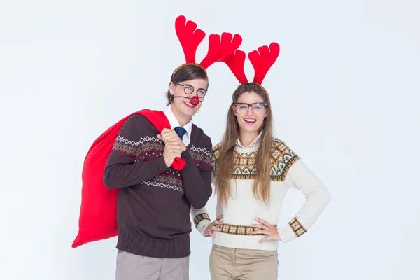 Couple hipster geek avec bandeau cerf — Photo