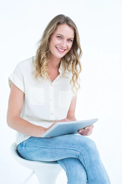 Woman using tablet pc — Stock Photo, Image