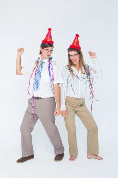 Felice coppia geek ballare — Foto Stock